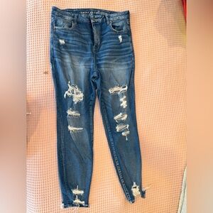 AMERICAN EAGLE OUTFITTERS - distressed skinny jeans
